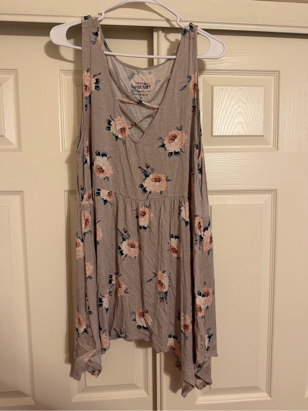 Torrid Super Soft Floral Knit Tank top